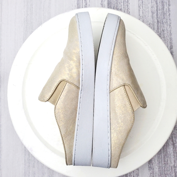 VIONIC Womens Dakota Light Gold Slip On Clog Sneaker Mule Size 8.5 - Picture 5 of 15